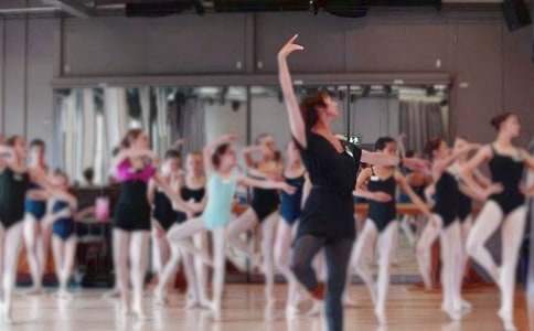 舞蹈兴趣班的工作总结怎么写 舞蹈兴趣班学期总结